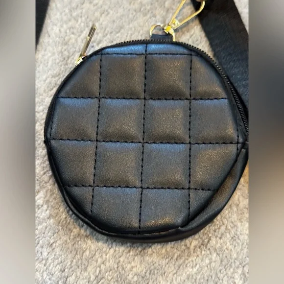 Black Diamond Faux Leather Quilted Shoulder Bag - Picture 4 of 9